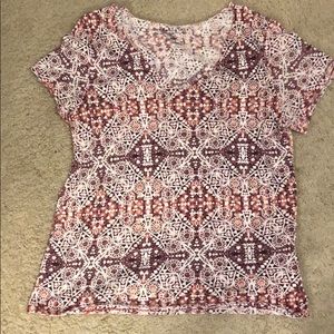 Pattern v neck tee